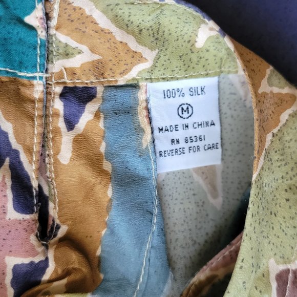 Aztec Print 100% Silk Short Sleeve Blouse - Picture 12 of 12